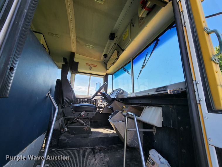 image for item MK9174 2005 Freightliner FS65  school bus