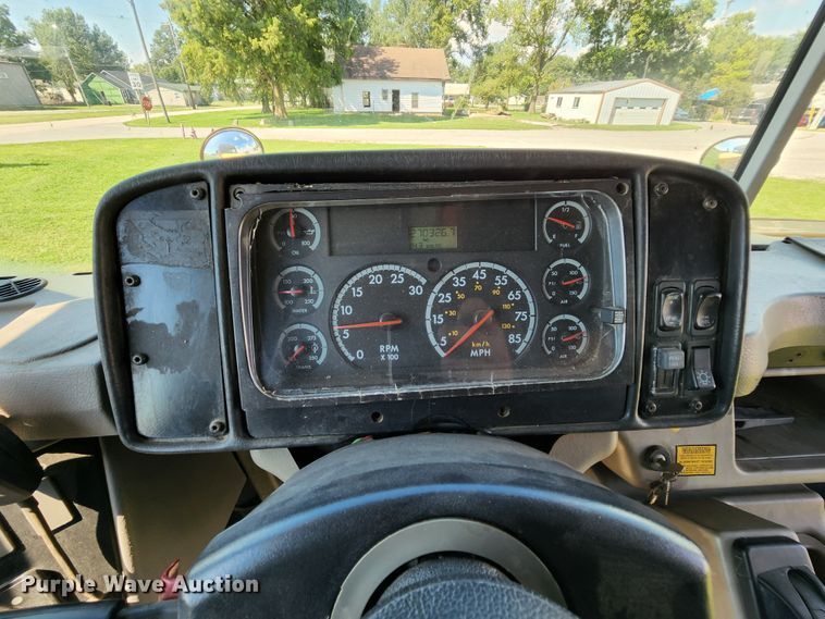 image for item MK9174 2005 Freightliner FS65  school bus