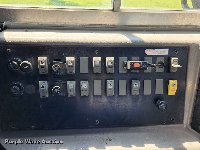 image for item MK9174 2005 Freightliner FS65  school bus