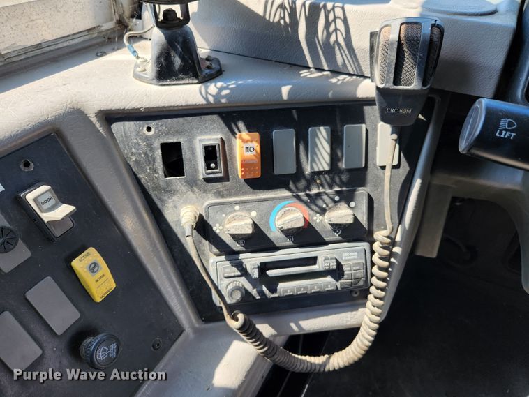 image for item MK9174 2005 Freightliner FS65  school bus