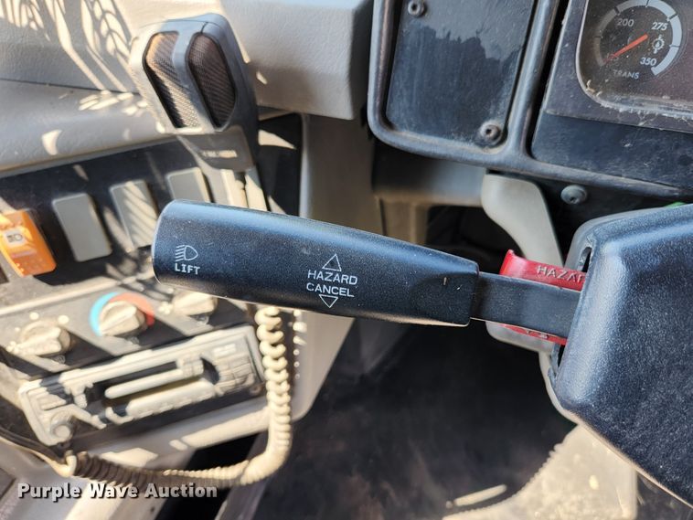 image for item MK9174 2005 Freightliner FS65  school bus