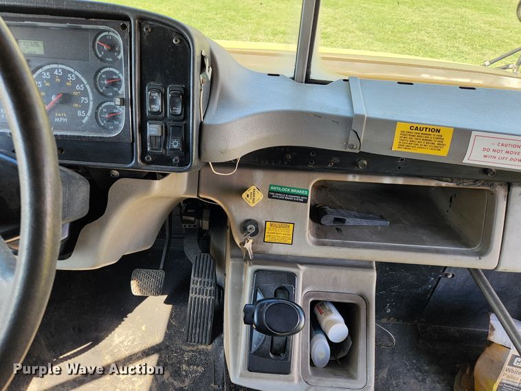 image for item MK9174 2005 Freightliner FS65  school bus