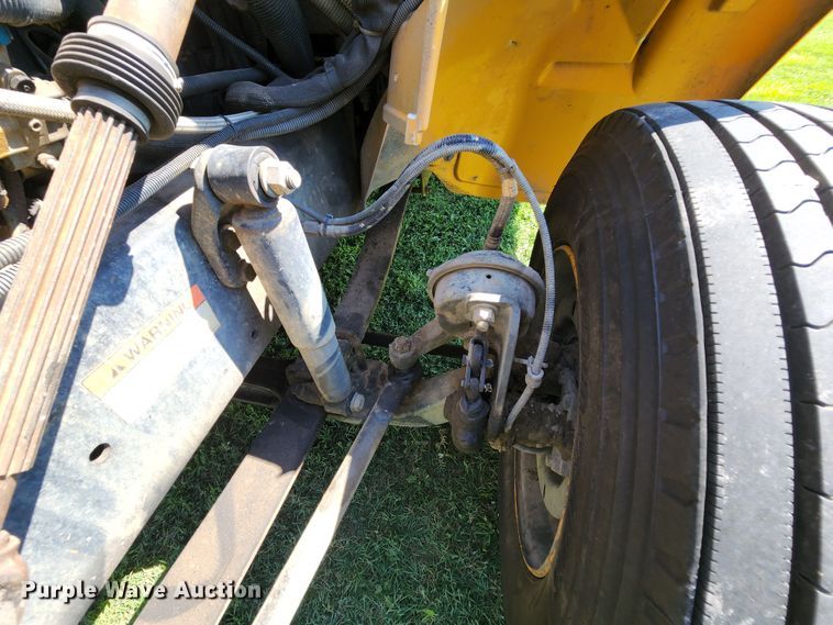 image for item MK9174 2005 Freightliner FS65  school bus