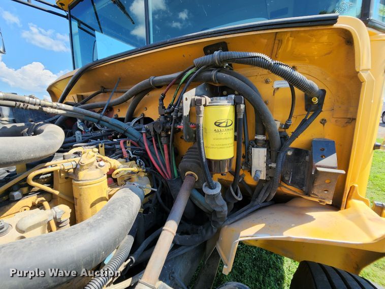 image for item MK9174 2005 Freightliner FS65  school bus