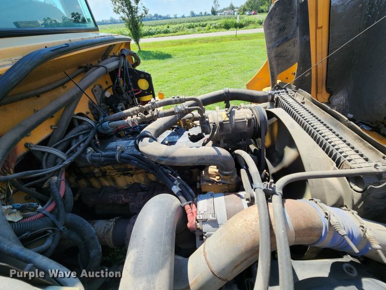 image for item MK9174 2005 Freightliner FS65  school bus