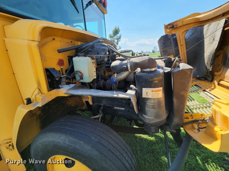 image for item MK9174 2005 Freightliner FS65  school bus