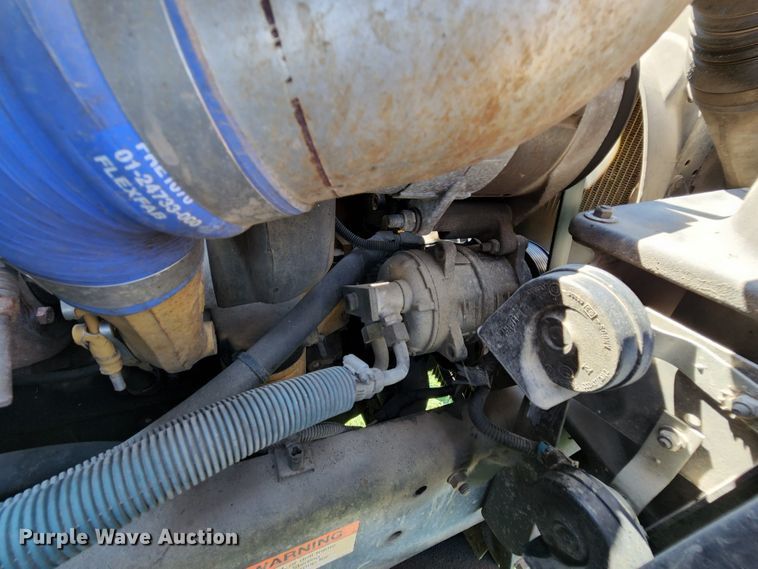 image for item MK9174 2005 Freightliner FS65  school bus