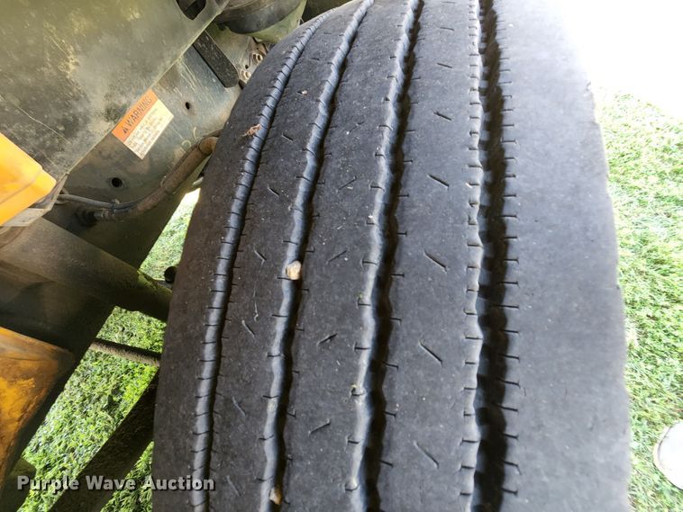 image for item MK9174 2005 Freightliner FS65  school bus