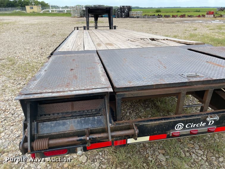 image for item MU9002 2008 Circle D 25GNFBBT  equipment trailer