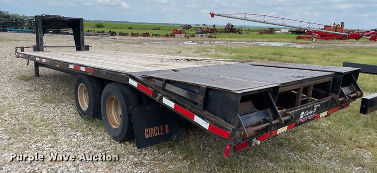 image for item MU9002 2008 Circle D 25GNFBBT  equipment trailer