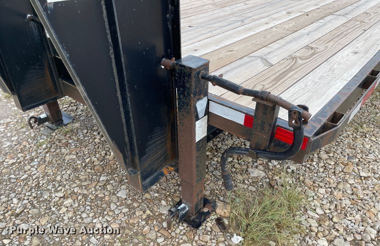 image for item MU9002 2008 Circle D 25GNFBBT  equipment trailer