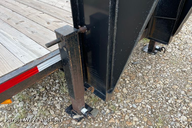 image for item MU9002 2008 Circle D 25GNFBBT  equipment trailer