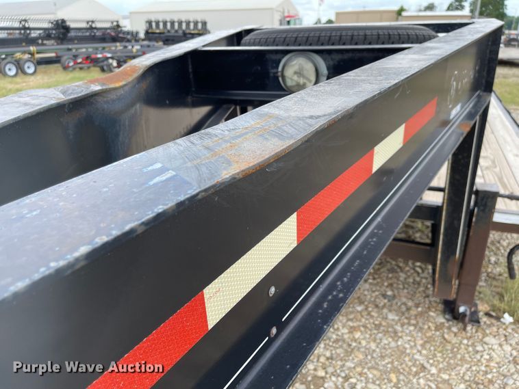 image for item MU9002 2008 Circle D 25GNFBBT  equipment trailer