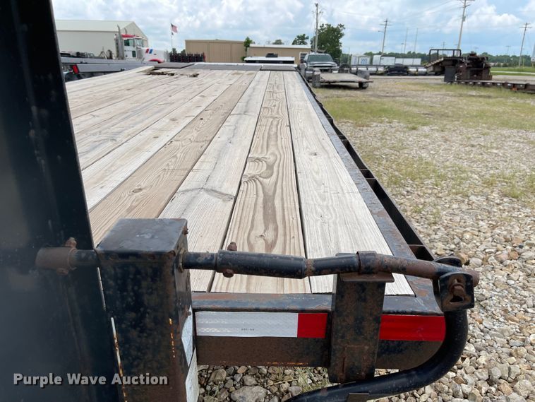 image for item MU9002 2008 Circle D 25GNFBBT  equipment trailer