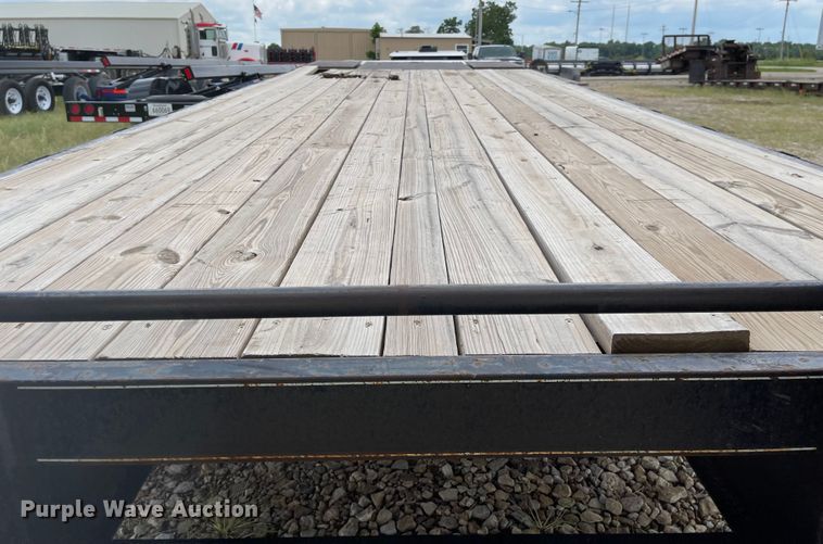 image for item MU9002 2008 Circle D 25GNFBBT  equipment trailer