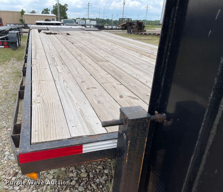 image for item MU9002 2008 Circle D 25GNFBBT  equipment trailer