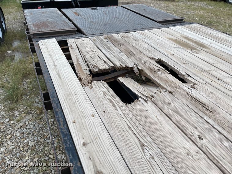 image for item MU9002 2008 Circle D 25GNFBBT  equipment trailer