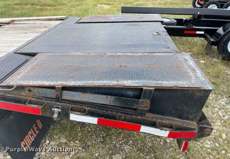 image for item MU9002 2008 Circle D 25GNFBBT  equipment trailer