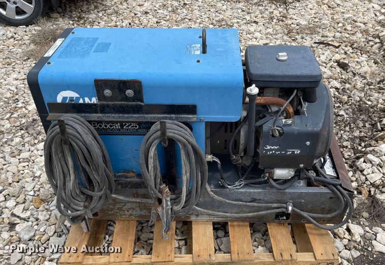 image for item MU9004 Miller Bobcat 225  welder/generator