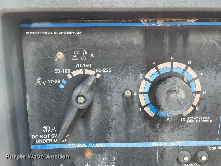image for item MU9004 Miller Bobcat 225  welder/generator