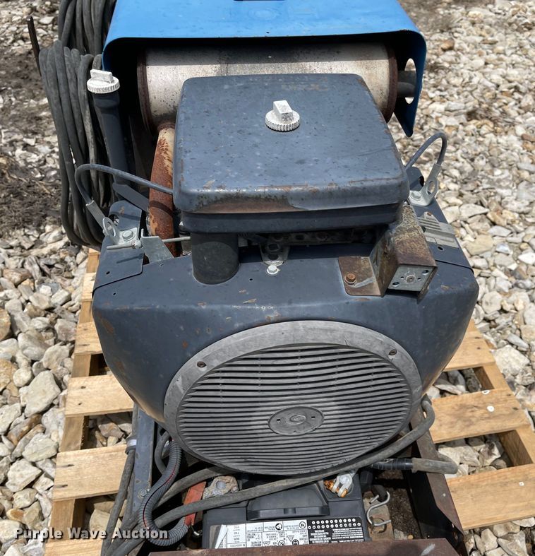 image for item MU9004 Miller Bobcat 225  welder/generator