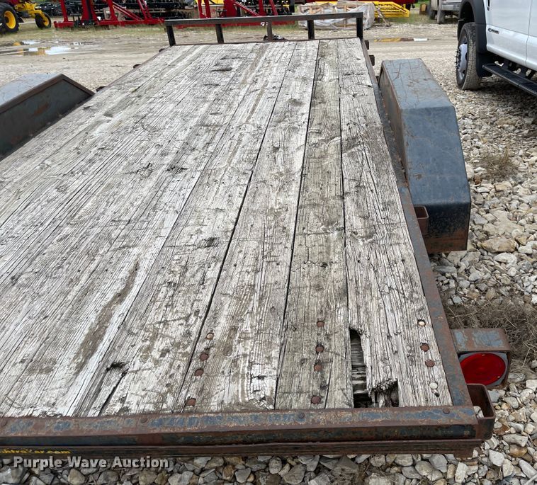 image for item MU9006 2005 H&H  equipment trailer