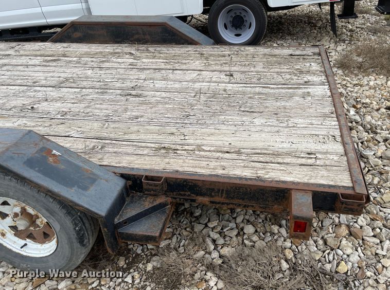 image for item MU9006 2005 H&H  equipment trailer