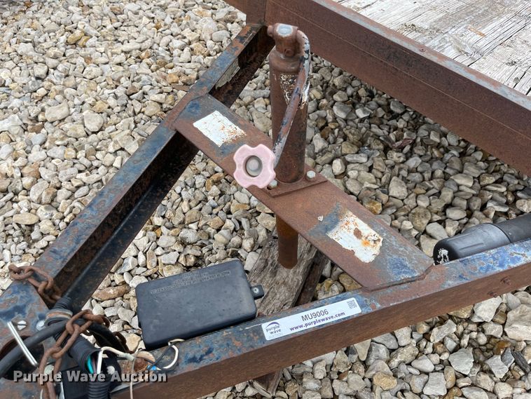 image for item MU9006 2005 H&H  equipment trailer