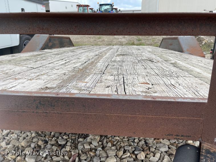 image for item MU9006 2005 H&H  equipment trailer