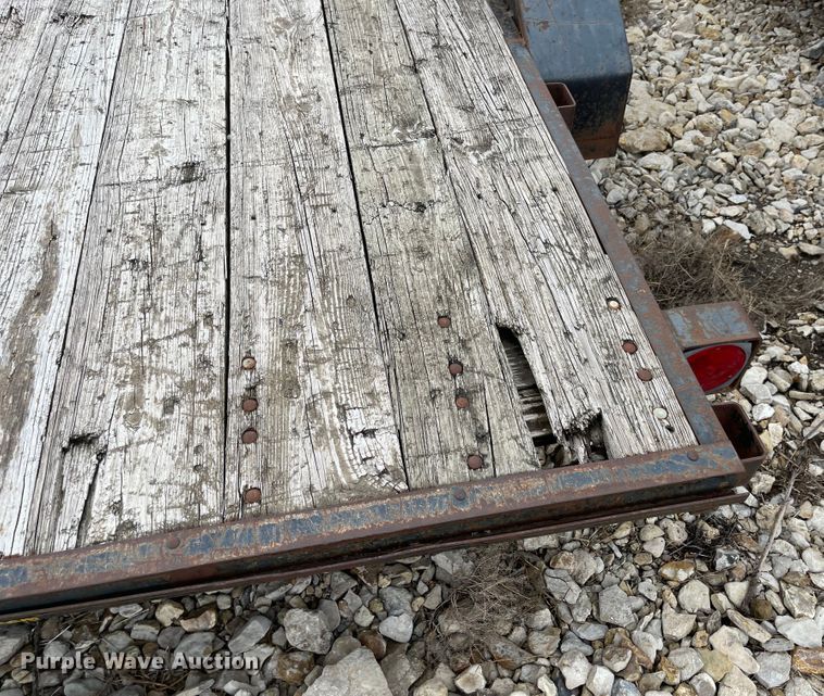 image for item MU9006 2005 H&H  equipment trailer