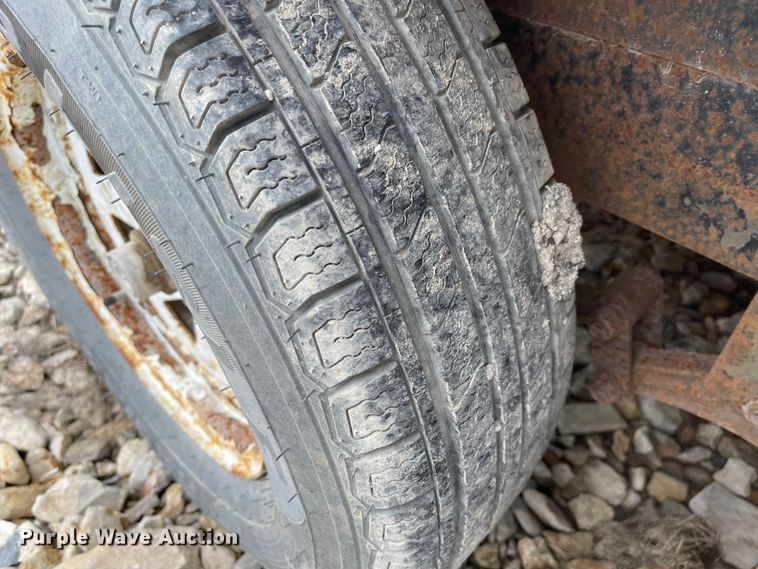 image for item MU9006 2005 H&H  equipment trailer