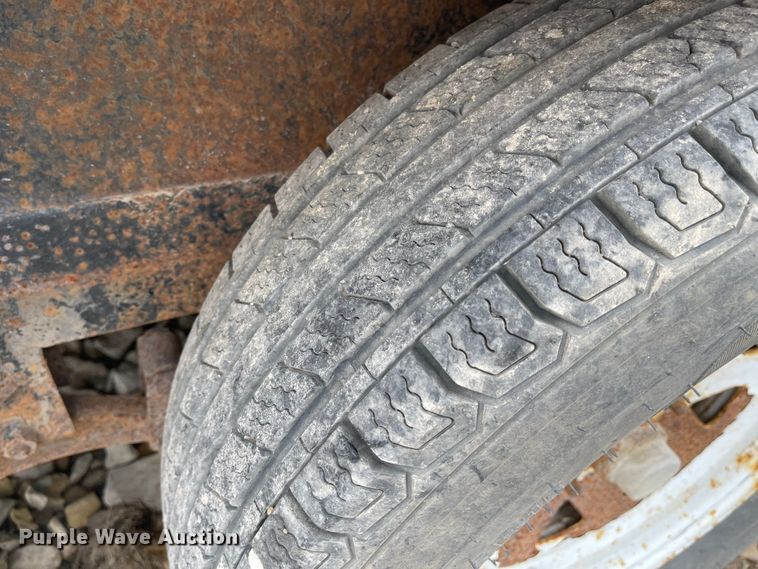 image for item MU9006 2005 H&H  equipment trailer