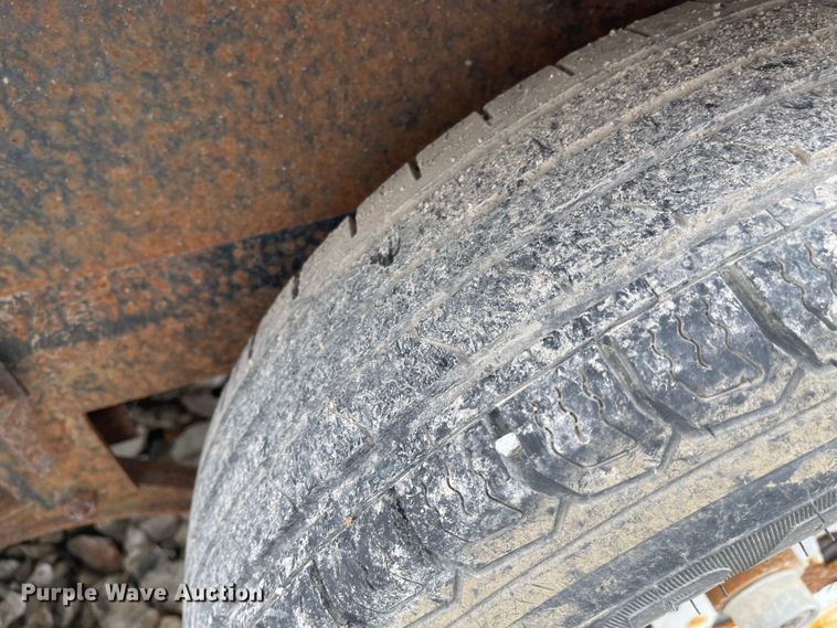 image for item MU9006 2005 H&H  equipment trailer