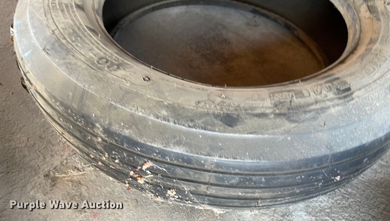 image for item MU9030 Tires