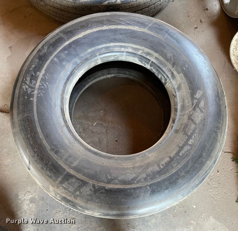 image for item MU9030 Tires