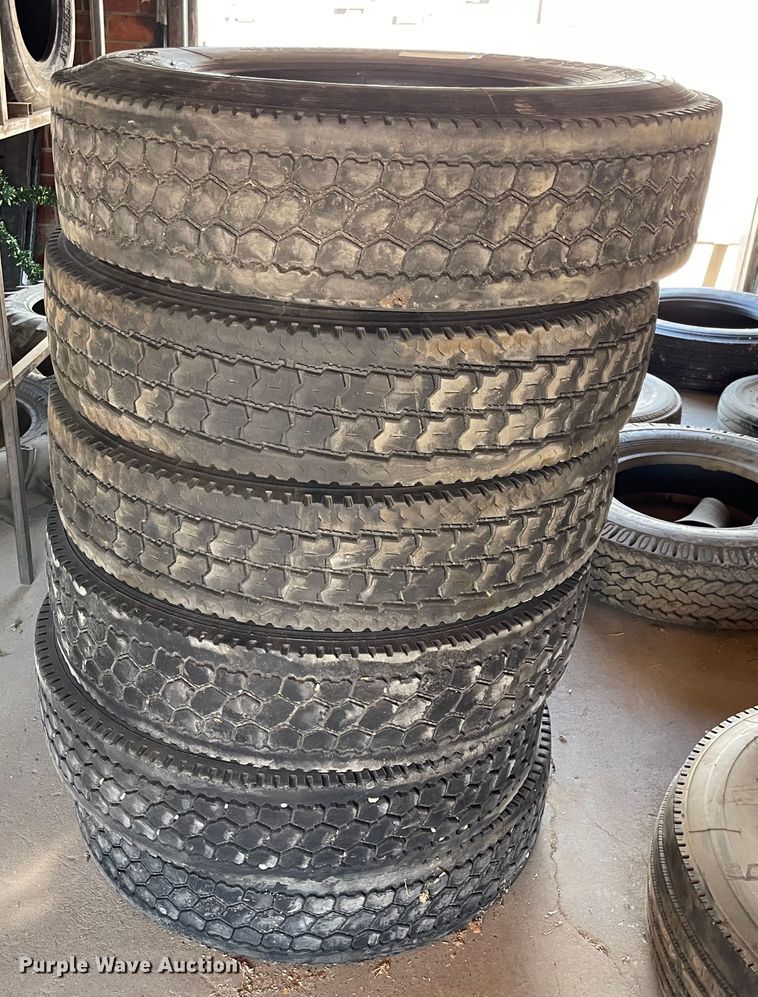 image for item MU9032 (5) 11R22.5 tires