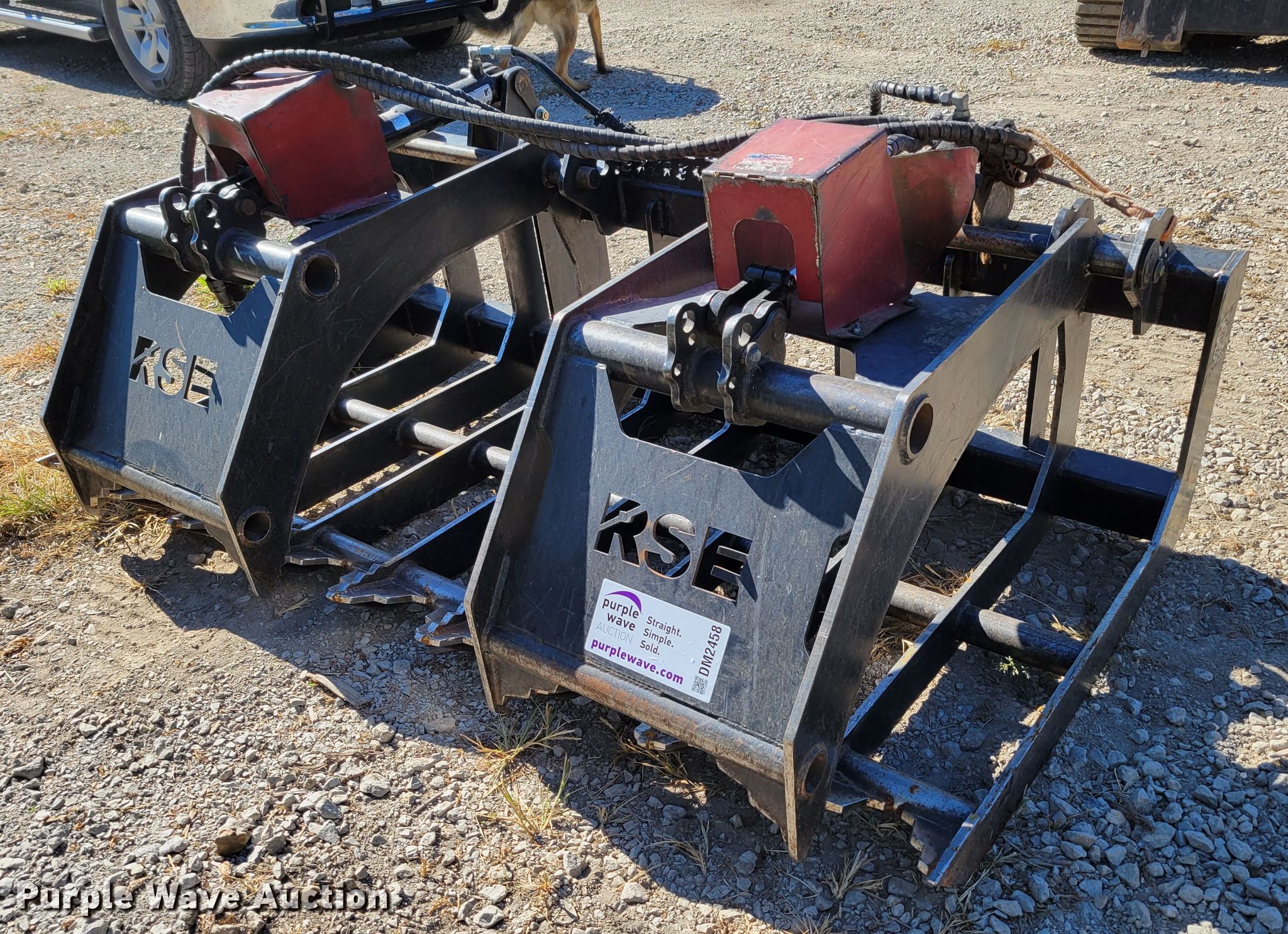 RSE skid steer grapple bucket in Robinson, KS Item DM2458 sold