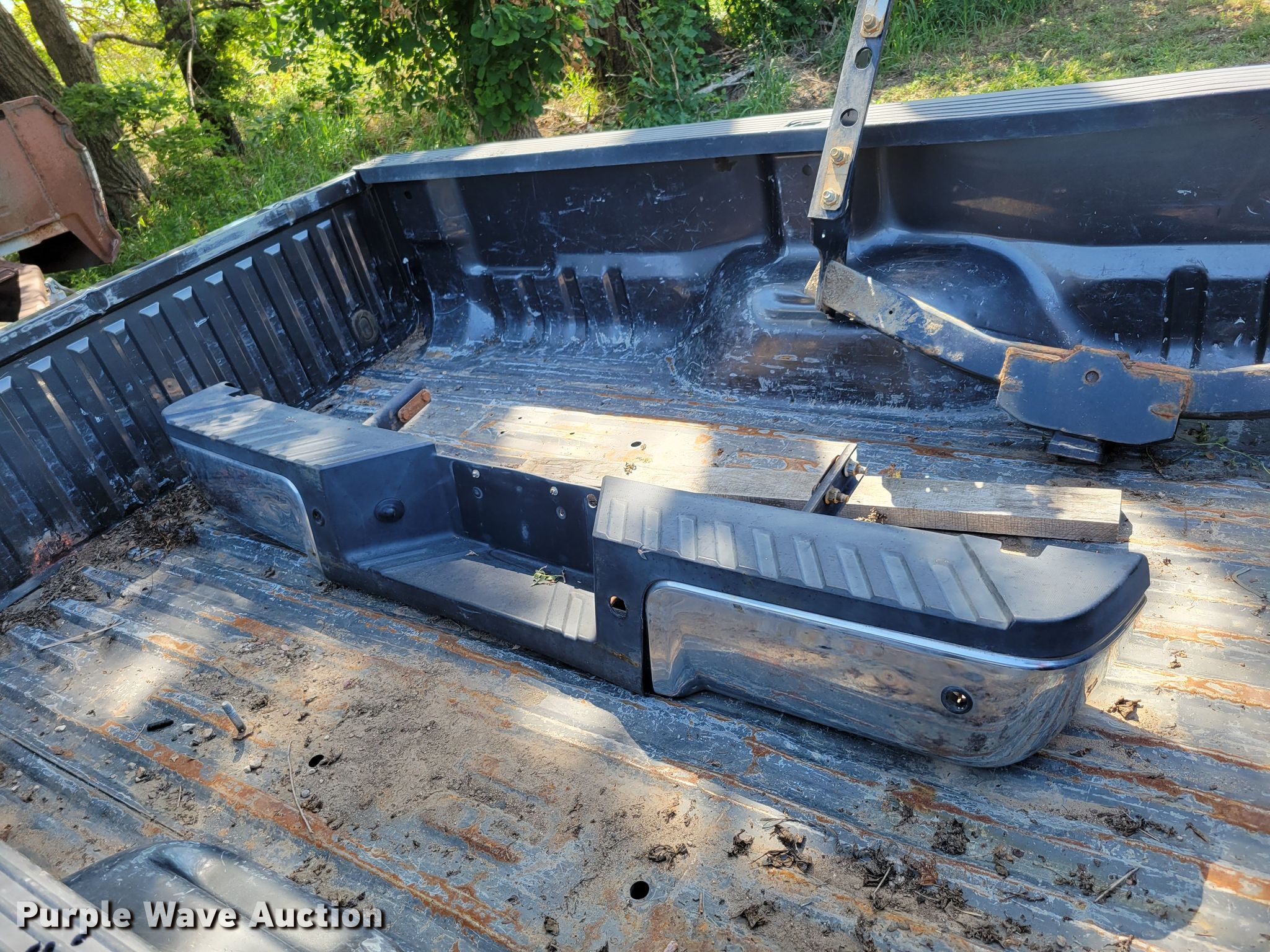 Ford Super Duty pickup truck bed in Wilber, NE Item DM2472 sold Purple Wave