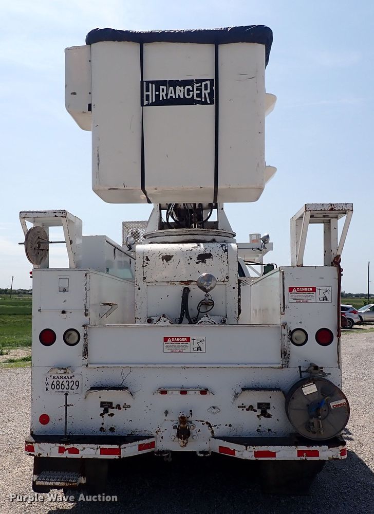 image for item DF5054 1997 Chevrolet C7500  bucket truck