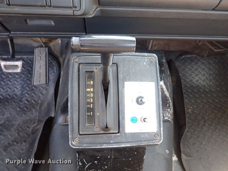 image for item DF5054 1997 Chevrolet C7500  bucket truck