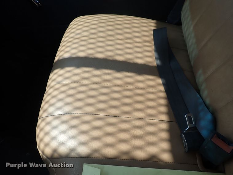 image for item DF5054 1997 Chevrolet C7500  bucket truck