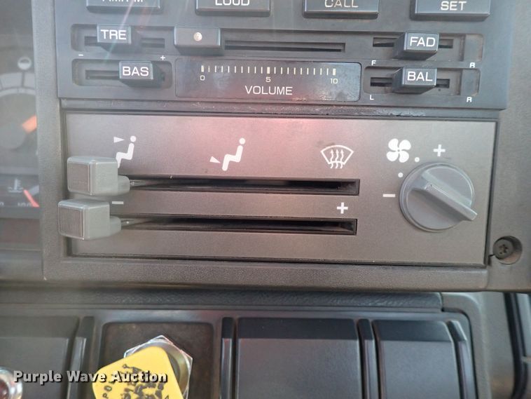 image for item DF5054 1997 Chevrolet C7500  bucket truck