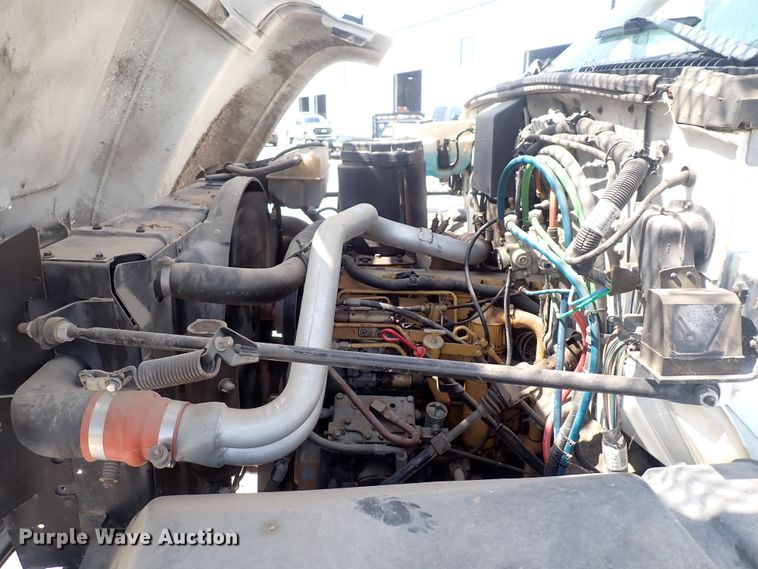 image for item DF5054 1997 Chevrolet C7500  bucket truck