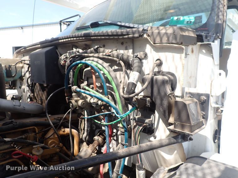 image for item DF5054 1997 Chevrolet C7500  bucket truck