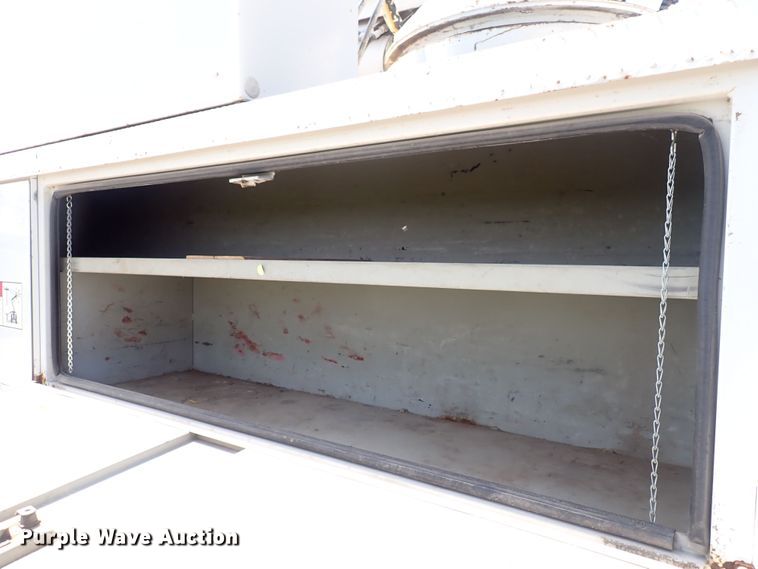 image for item DF5054 1997 Chevrolet C7500  bucket truck