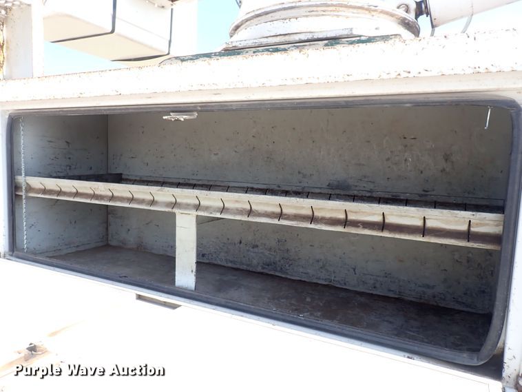 image for item DF5054 1997 Chevrolet C7500  bucket truck