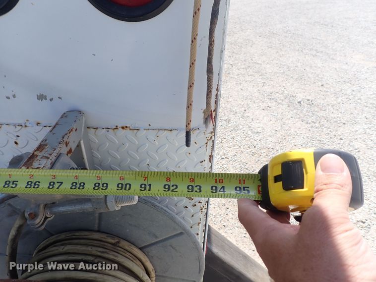 image for item DF5054 1997 Chevrolet C7500  bucket truck