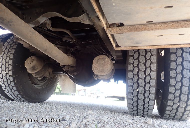 image for item DF5054 1997 Chevrolet C7500  bucket truck