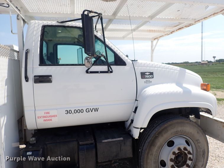 image for item DF5054 1997 Chevrolet C7500  bucket truck