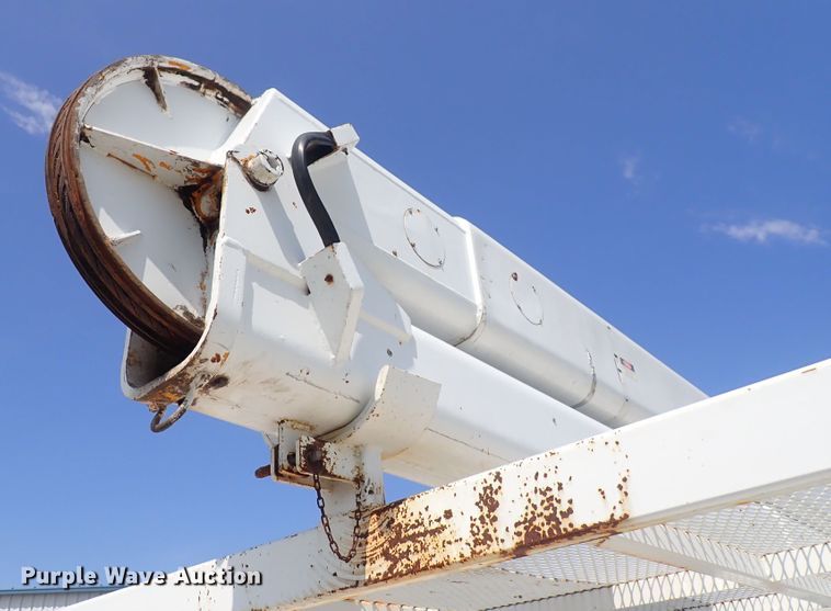 image for item DF5054 1997 Chevrolet C7500  bucket truck